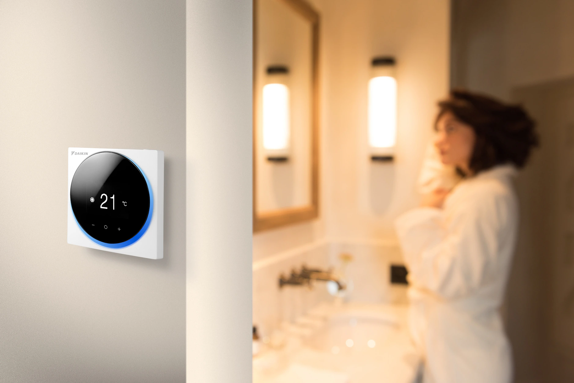 Daikin Madoka bijela u modernom interijeru
